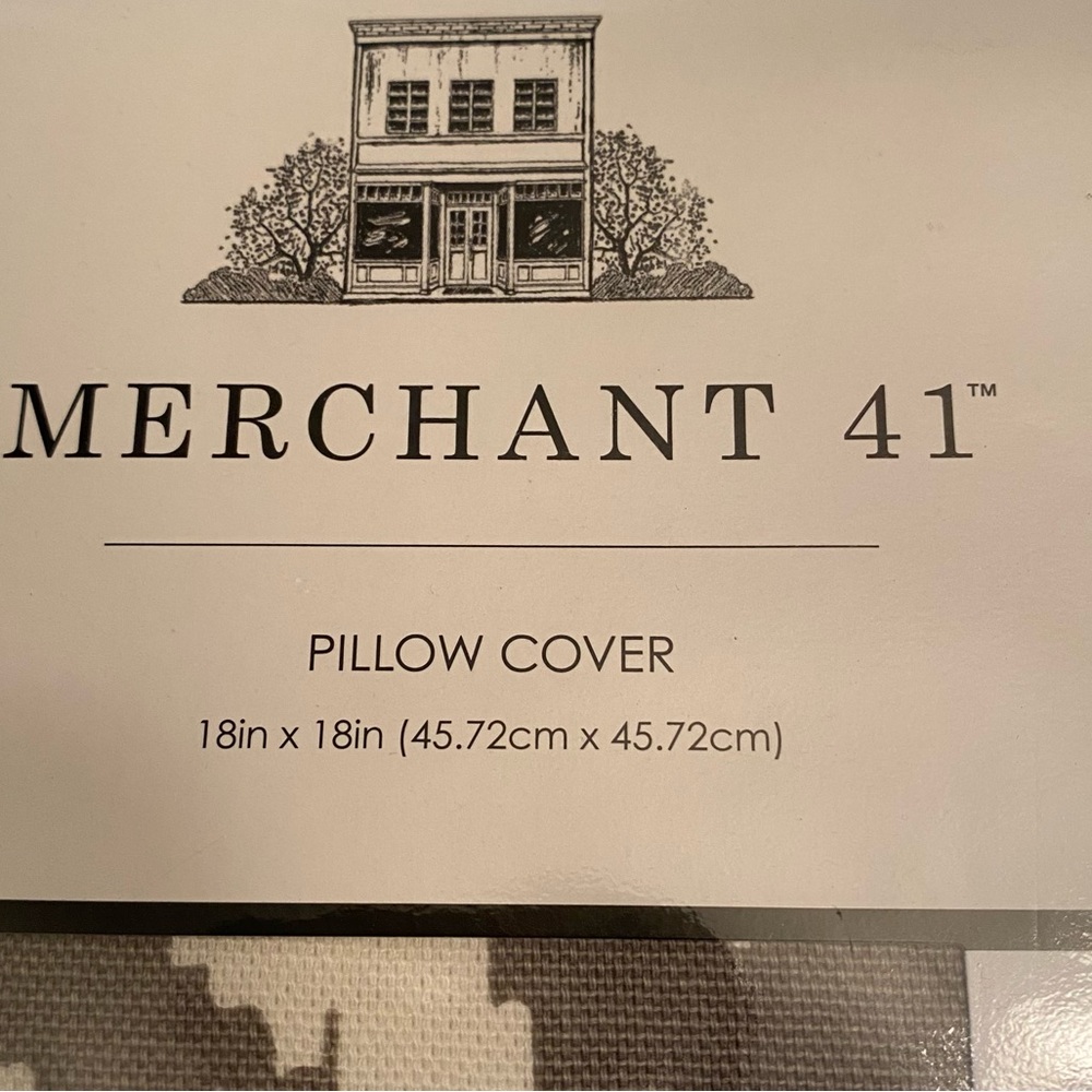 NWT merchant 41 pillow covers 18“ x 18“ set of two off-white/gray multicolor